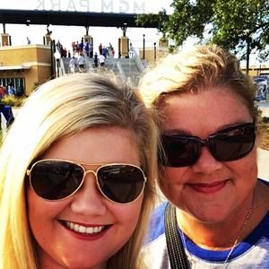 Meet your Posher, Donya